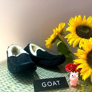 UGG Black Suede Slippers Size 10 Like New